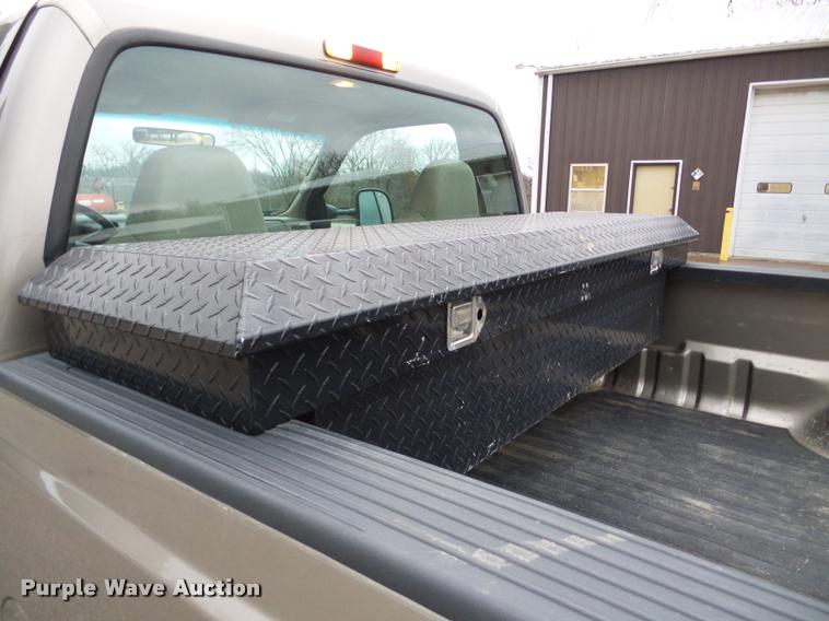 image for item DB5441 2004 Ford F250 Super Duty XLT pickup truck