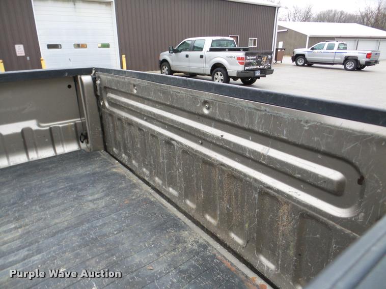 image for item DB5441 2004 Ford F250 Super Duty XLT pickup truck