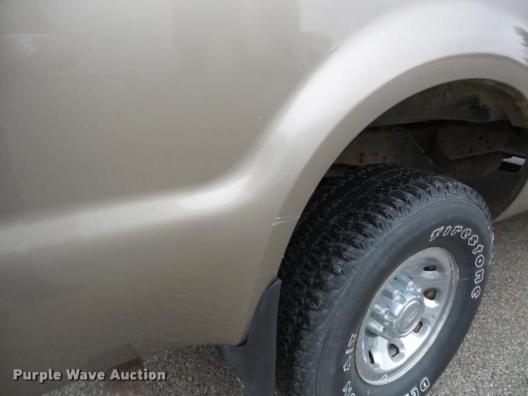 image for item DB5441 2004 Ford F250 Super Duty XLT pickup truck