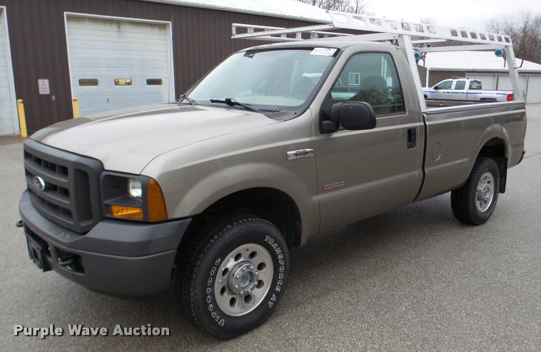 image for item DB5442 2005 Ford F250 Super Duty XL pickup truck