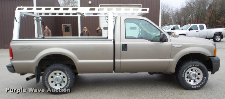 image for item DB5442 2005 Ford F250 Super Duty XL pickup truck