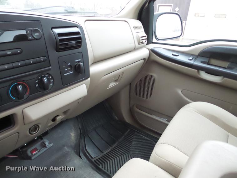 image for item DB5442 2005 Ford F250 Super Duty XL pickup truck