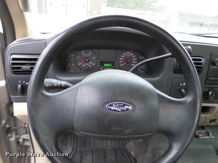 image for item DB5442 2005 Ford F250 Super Duty XL pickup truck