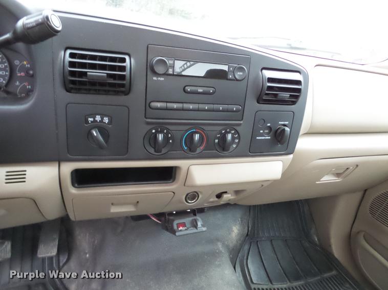 image for item DB5442 2005 Ford F250 Super Duty XL pickup truck