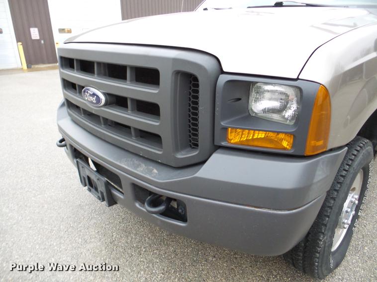 image for item DB5442 2005 Ford F250 Super Duty XL pickup truck