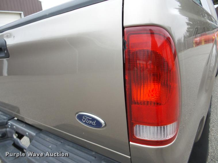 image for item DB5442 2005 Ford F250 Super Duty XL pickup truck