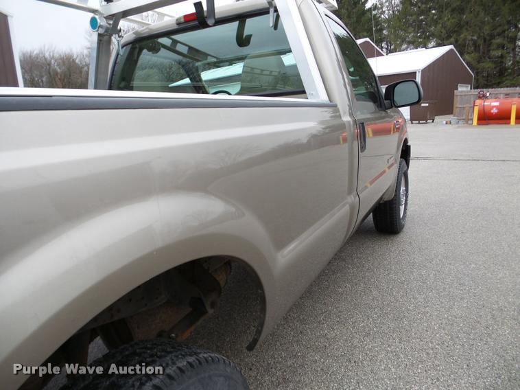 image for item DB5442 2005 Ford F250 Super Duty XL pickup truck