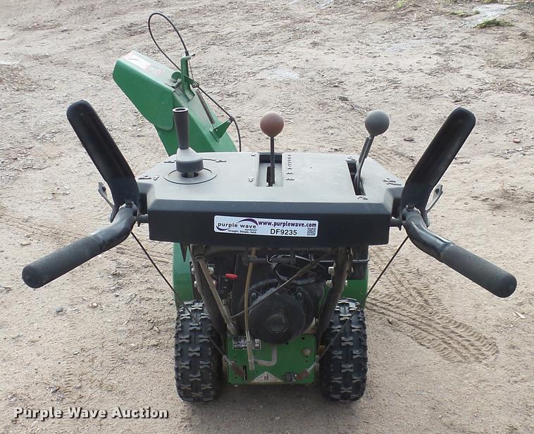 image for item DF9235 John Deere TRS26 snow blower