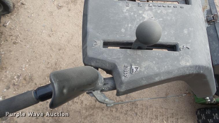 image for item DF9235 John Deere TRS26 snow blower