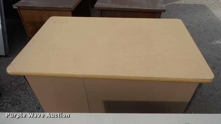 image for item DF9238 Office furniture