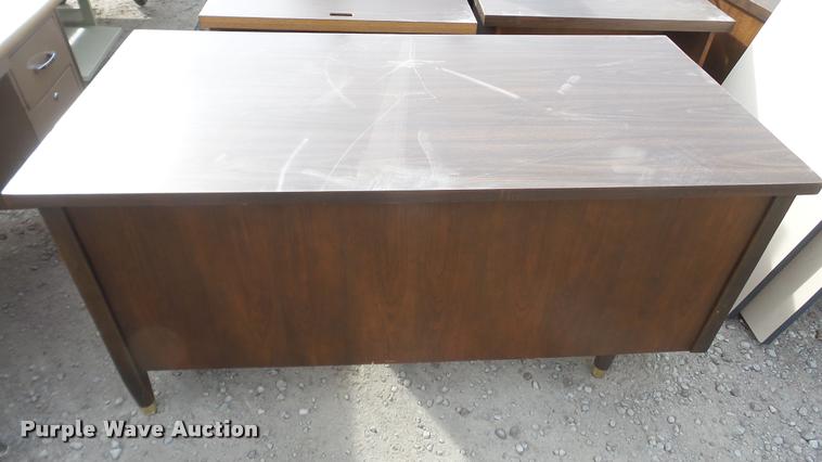 image for item DF9238 Office furniture