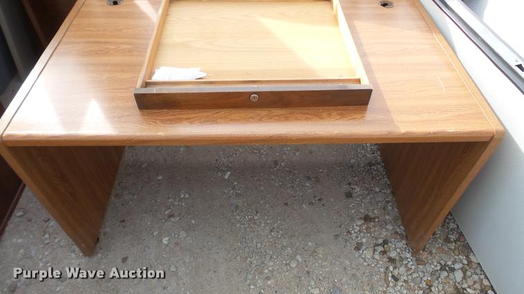 image for item DF9238 Office furniture