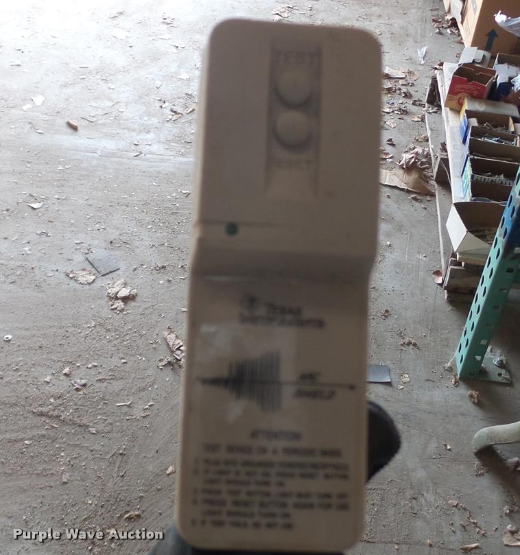 image for item DF9246 Goldstar window AC unit