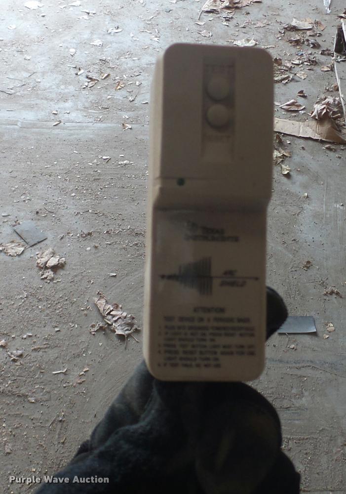 image for item DF9246 Goldstar window AC unit