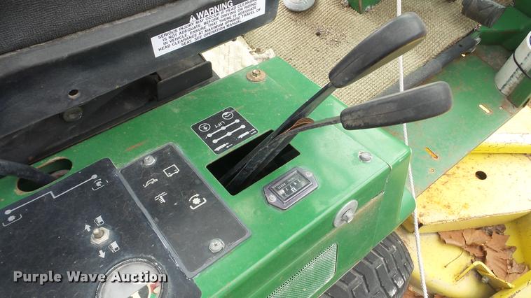 image for item DF9247 John Deere F932 lawn mower