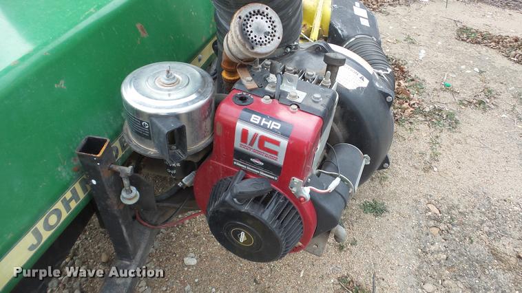 image for item DF9247 John Deere F932 lawn mower