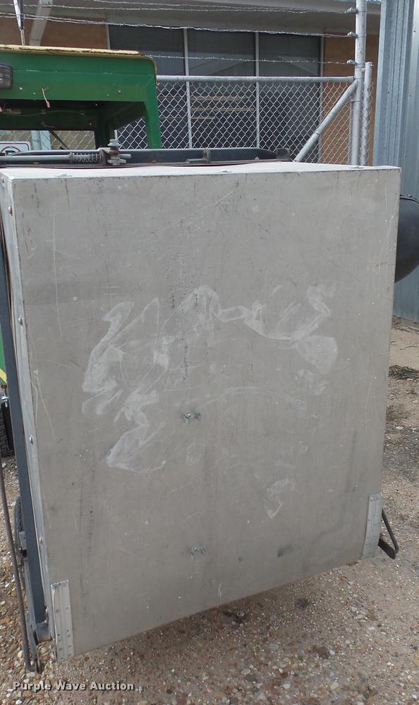 image for item DF9247 John Deere F932 lawn mower