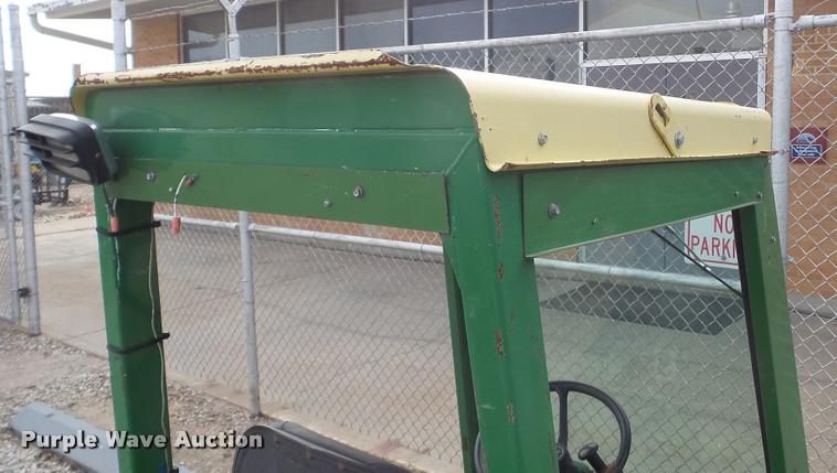 image for item DF9247 John Deere F932 lawn mower