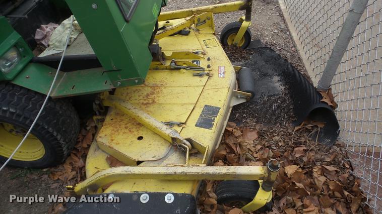 image for item DF9247 John Deere F932 lawn mower