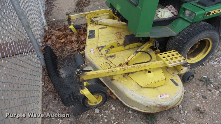 image for item DF9247 John Deere F932 lawn mower