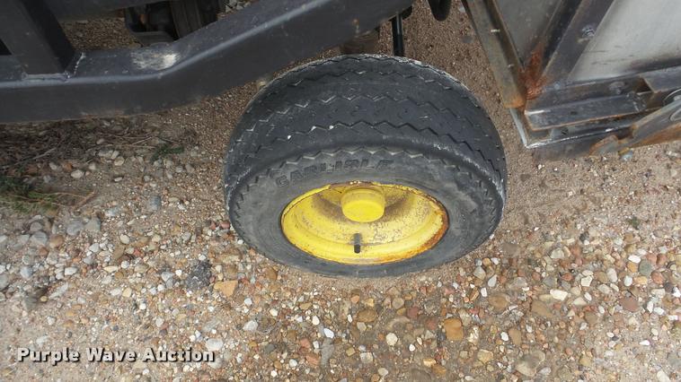 image for item DF9247 John Deere F932 lawn mower