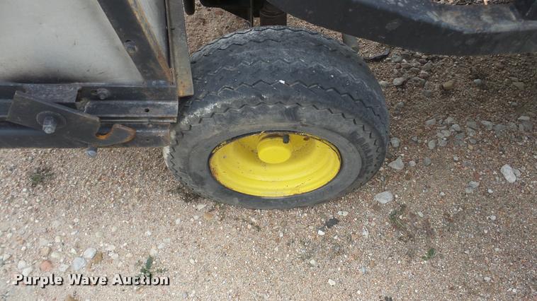 image for item DF9247 John Deere F932 lawn mower