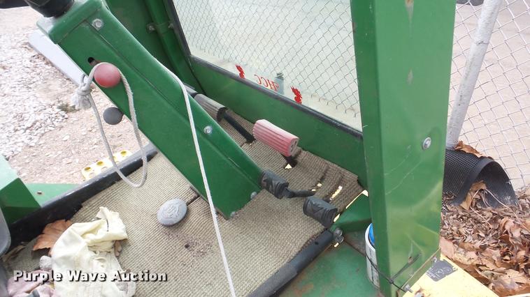 image for item DF9247 John Deere F932 lawn mower