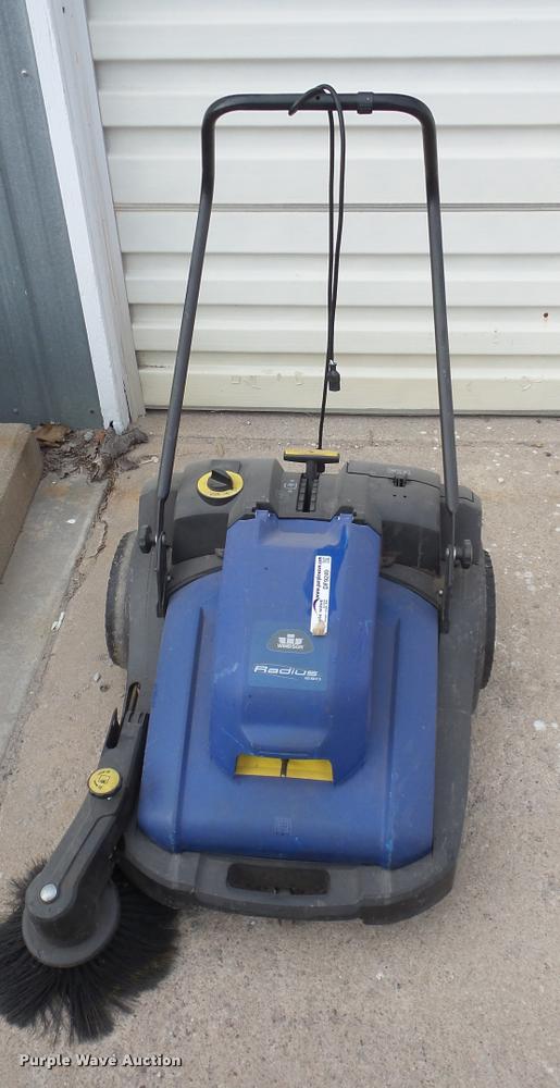 image for item DF9249 Windsor Radius 280 sweeper