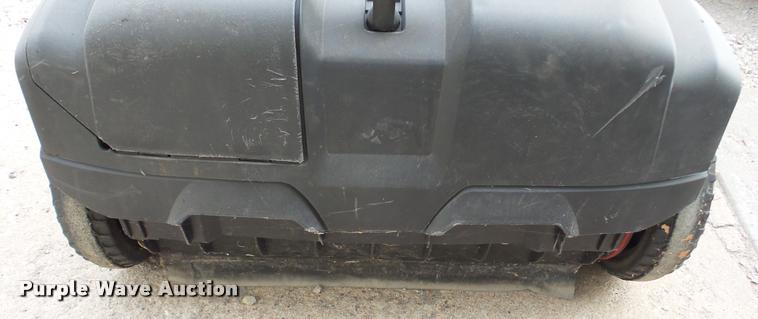 image for item DF9249 Windsor Radius 280 sweeper