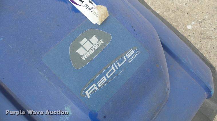 image for item DF9249 Windsor Radius 280 sweeper