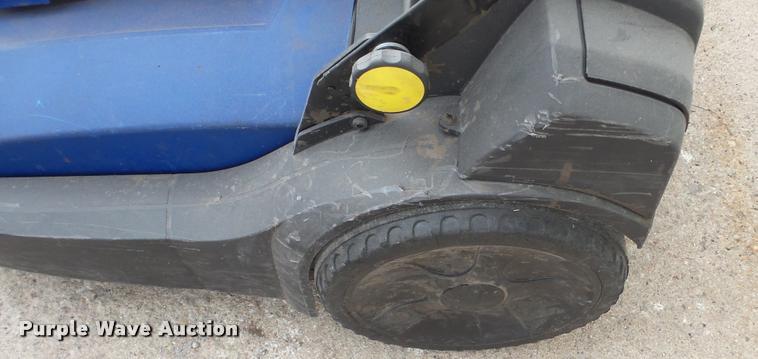 image for item DF9249 Windsor Radius 280 sweeper