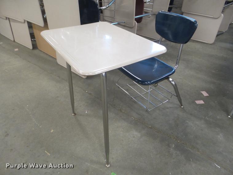 image for item DG9380 Approximately 225 school desk/chair combinations