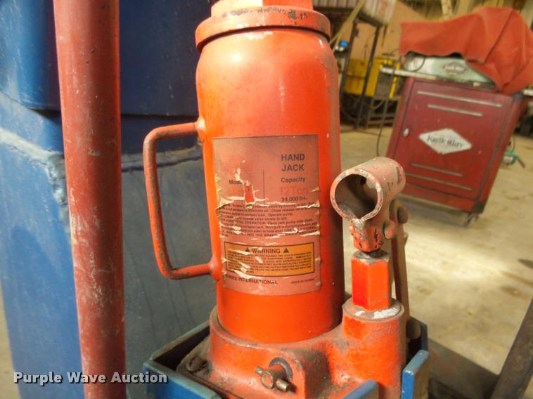 image for item DI9566 Engine stand