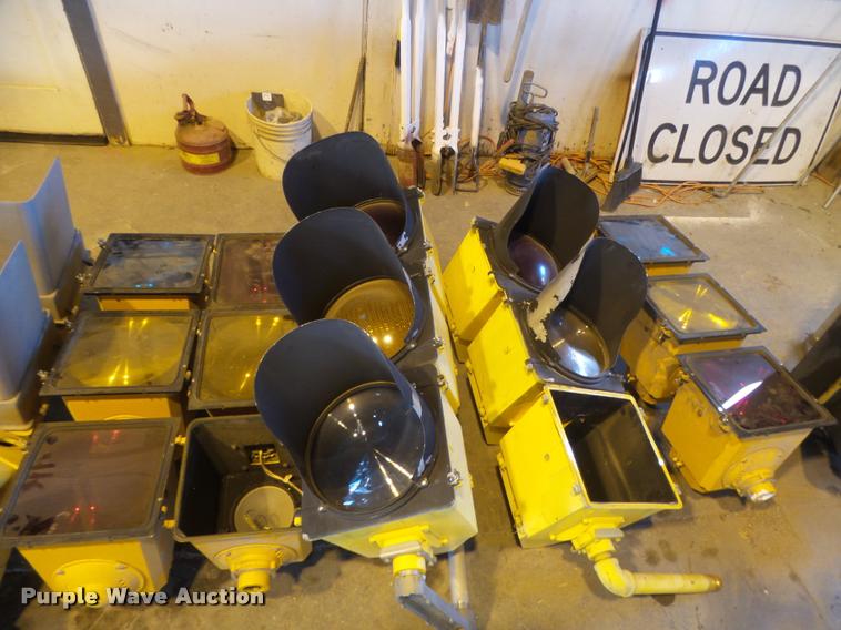 image for item DI9571 McCain Traffic Supply street lights