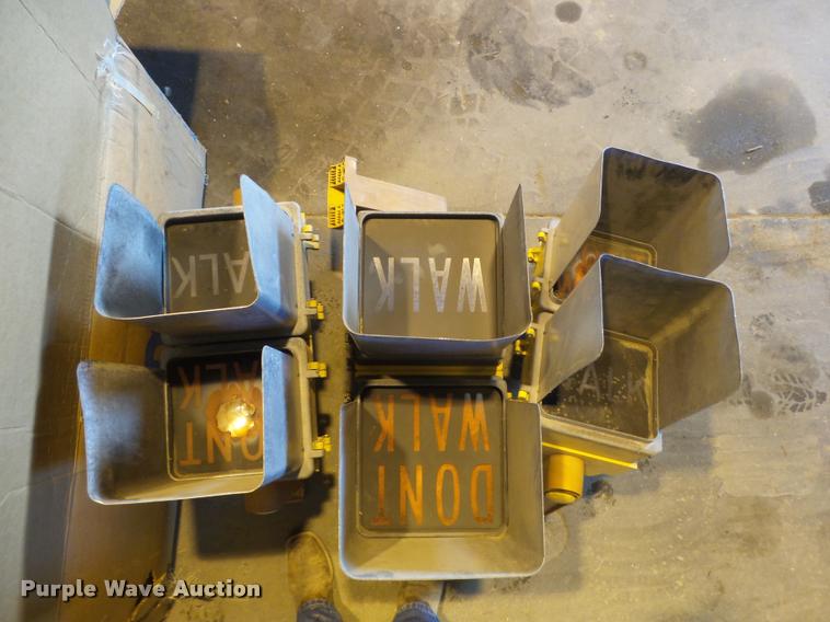 image for item DI9571 McCain Traffic Supply street lights