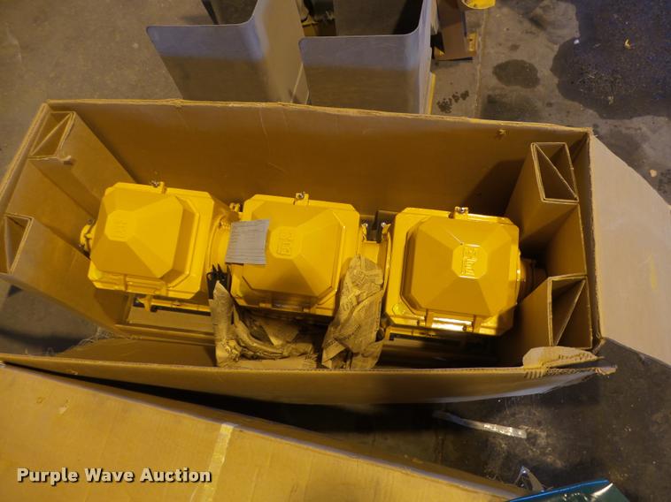 image for item DI9571 McCain Traffic Supply street lights