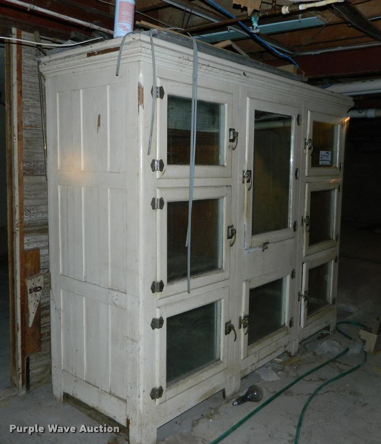 image for item J5023 Eight door cabinet