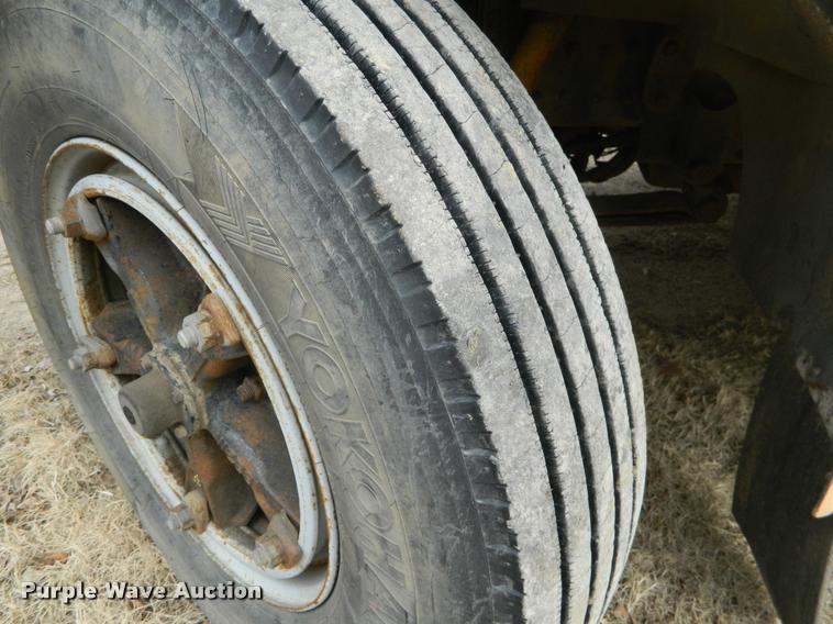 image for item J8801 1998 International 3800 Am Tran school bus