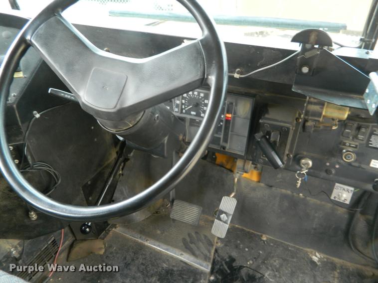 image for item J8801 1998 International 3800 Am Tran school bus