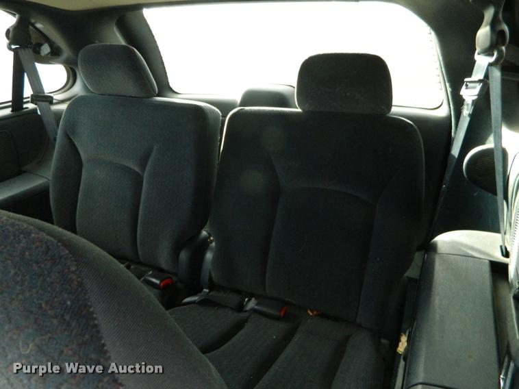 image for item J8808 2001 Chrysler Town & Country van