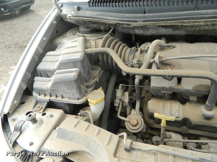 image for item J8808 2001 Chrysler Town & Country van