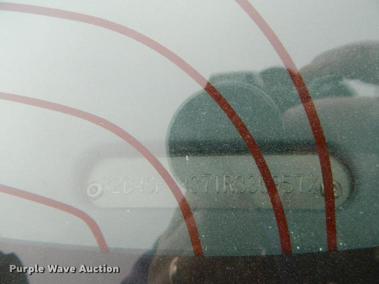 image for item J8808 2001 Chrysler Town & Country van