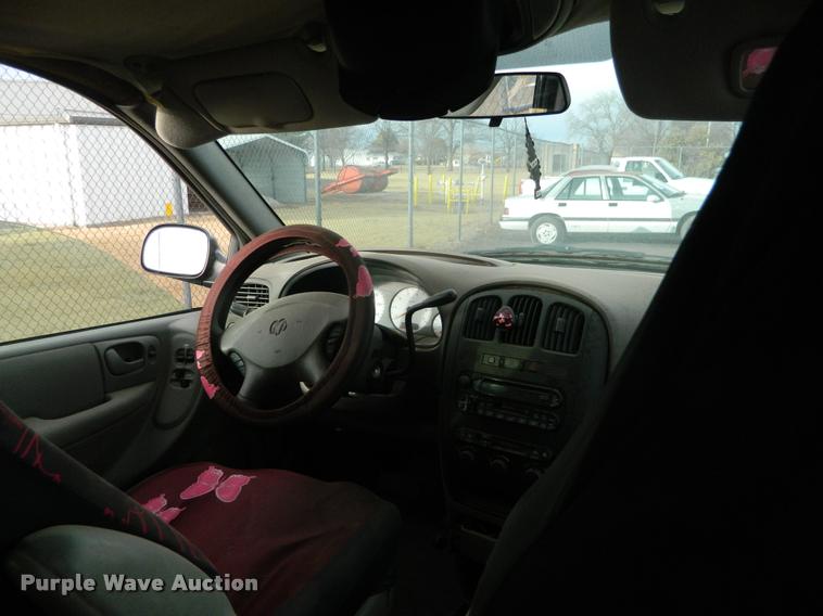image for item J8812 2003 Dodge Grand Caravan van