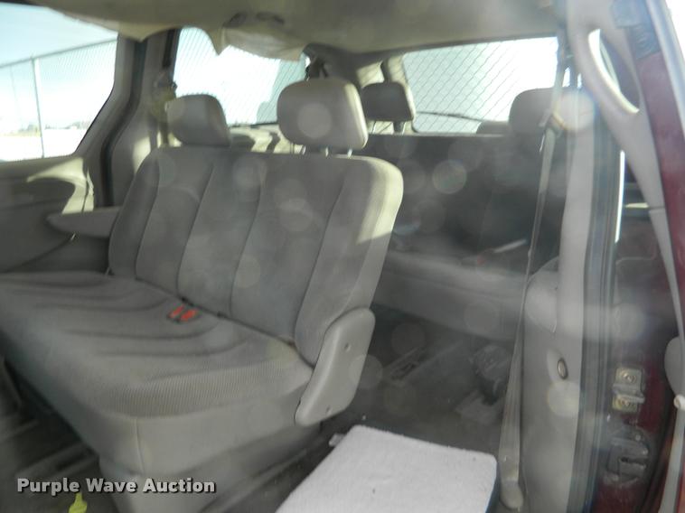 image for item J8812 2003 Dodge Grand Caravan van