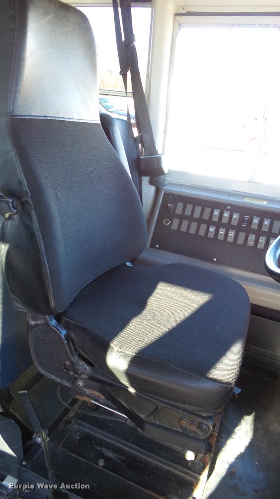 image for item K8045 2005 Freightliner FS65 Thomas school bus