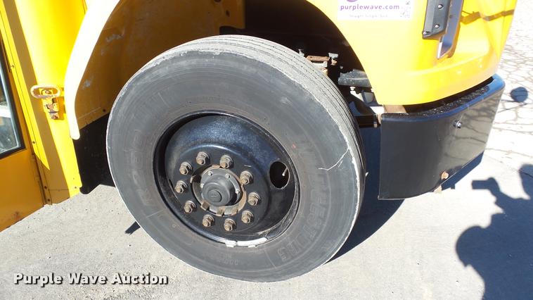 image for item K8045 2005 Freightliner FS65 Thomas school bus