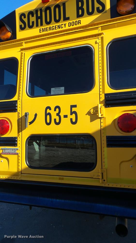 image for item K8045 2005 Freightliner FS65 Thomas school bus