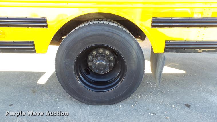 image for item K8045 2005 Freightliner FS65 Thomas school bus