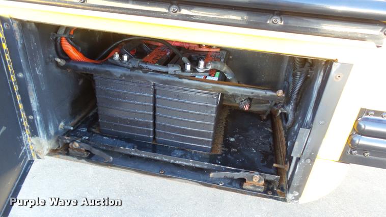 image for item K8045 2005 Freightliner FS65 Thomas school bus