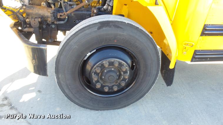 image for item K8045 2005 Freightliner FS65 Thomas school bus